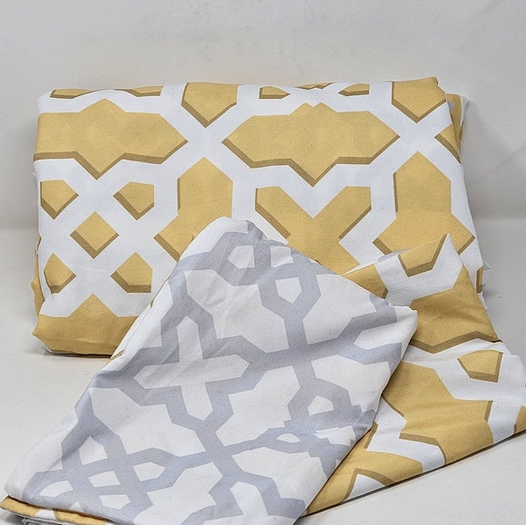 Domain Queen Duvet Cover Shams Set Grey Yellow Reversible Quatrefoil Geo… - Picture 9 of 16
